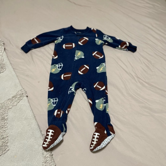 *SOLD* 5 Carters Fleece Sleepers - Picture 3 of 6